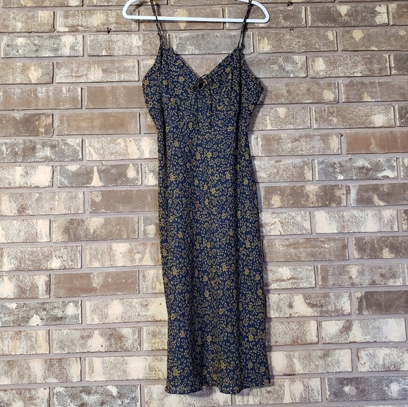 New York & Company Dresses & Skirts - NY&CO Navy Gold Floral A line Dress size 12 New York & Company Dresses & Skirts - NY&CO Navy Gold Floral A line Dress size 12